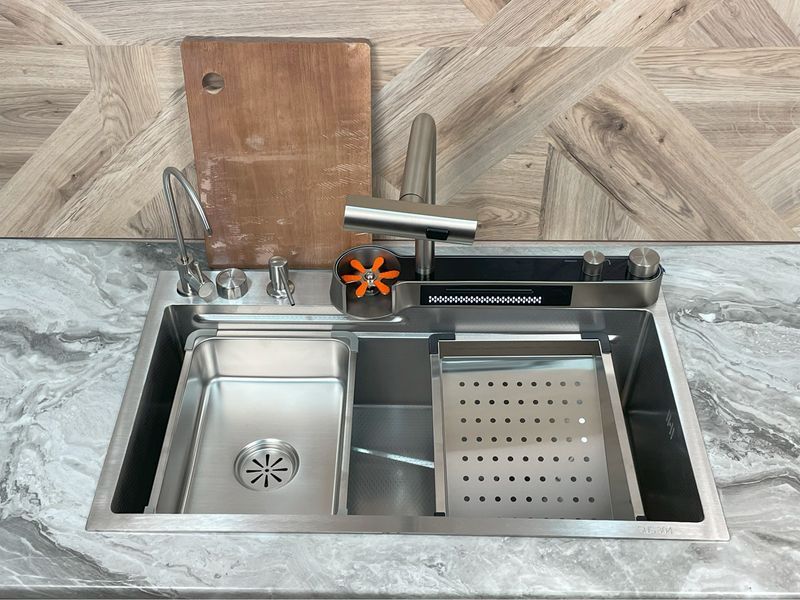 Кухонная мойка из нержавеющей стали Kroner Platinum Handmade SP7545DB Brushed Silver BV-001721 фото
